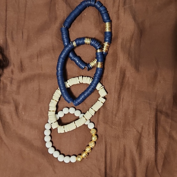 JEWELRY BUNDLE 4 pairs of earrings an4 bracelets.  New York & Co and marleylily - Picture 6 of 9